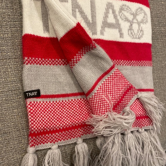 TNA Scarf - Picture 3 of 3